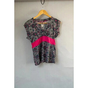 The North  Face | gray Pink Scallop Neck short sleeves | XS